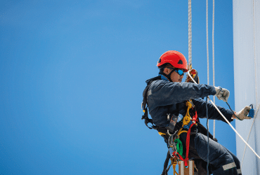 Cómo afecta el desgaste de materiales a la seguridad en altura